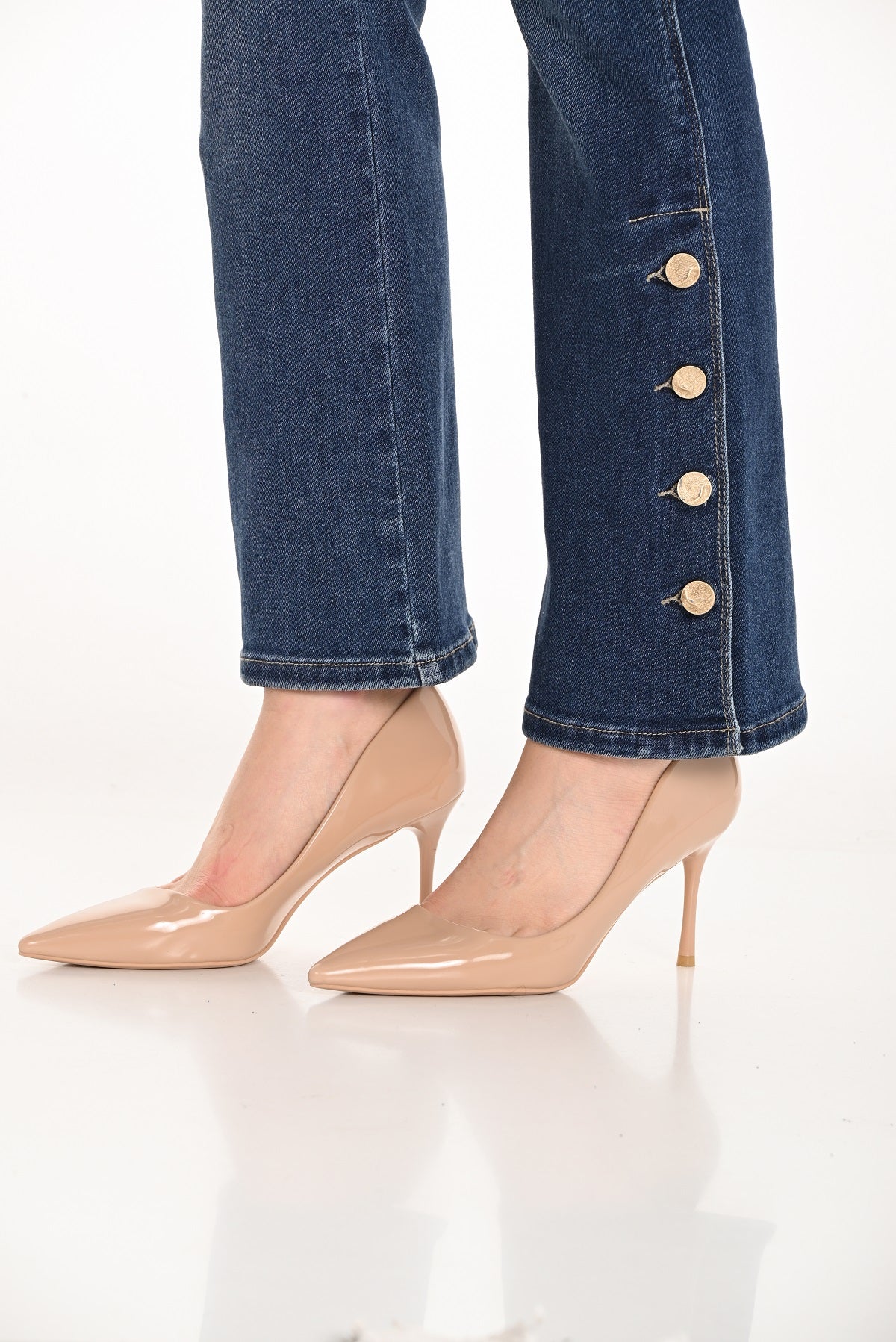 Frank Lyman wide leg jeans with working button side detail