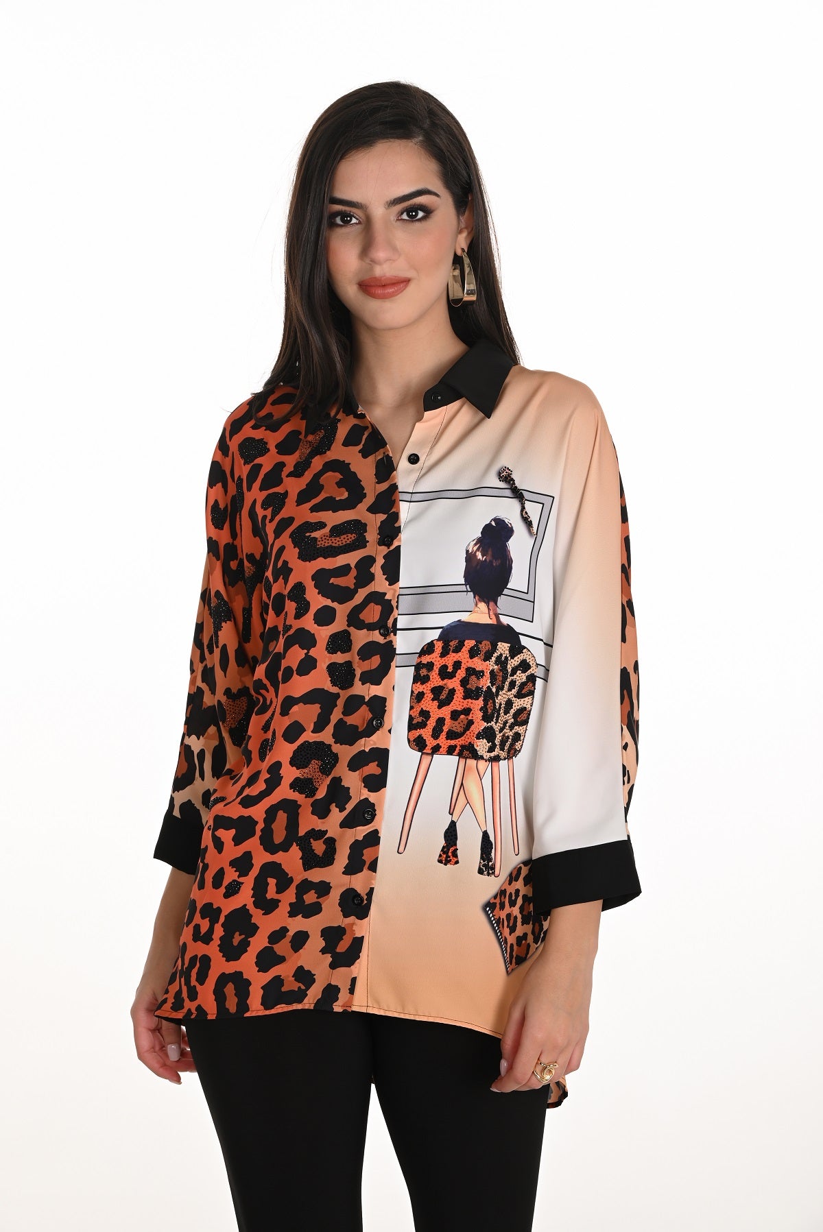 Frank Lyman Montreal Leopard print sequin polyester blouse.