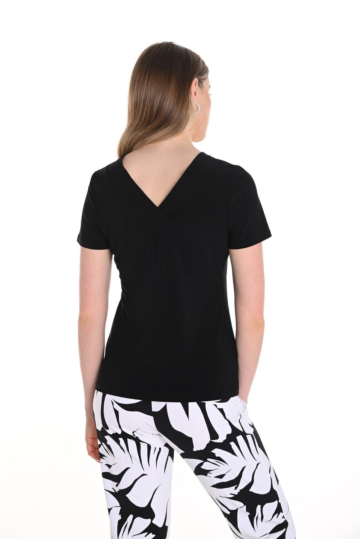 Black knit short sleeve top with front zipper detail
