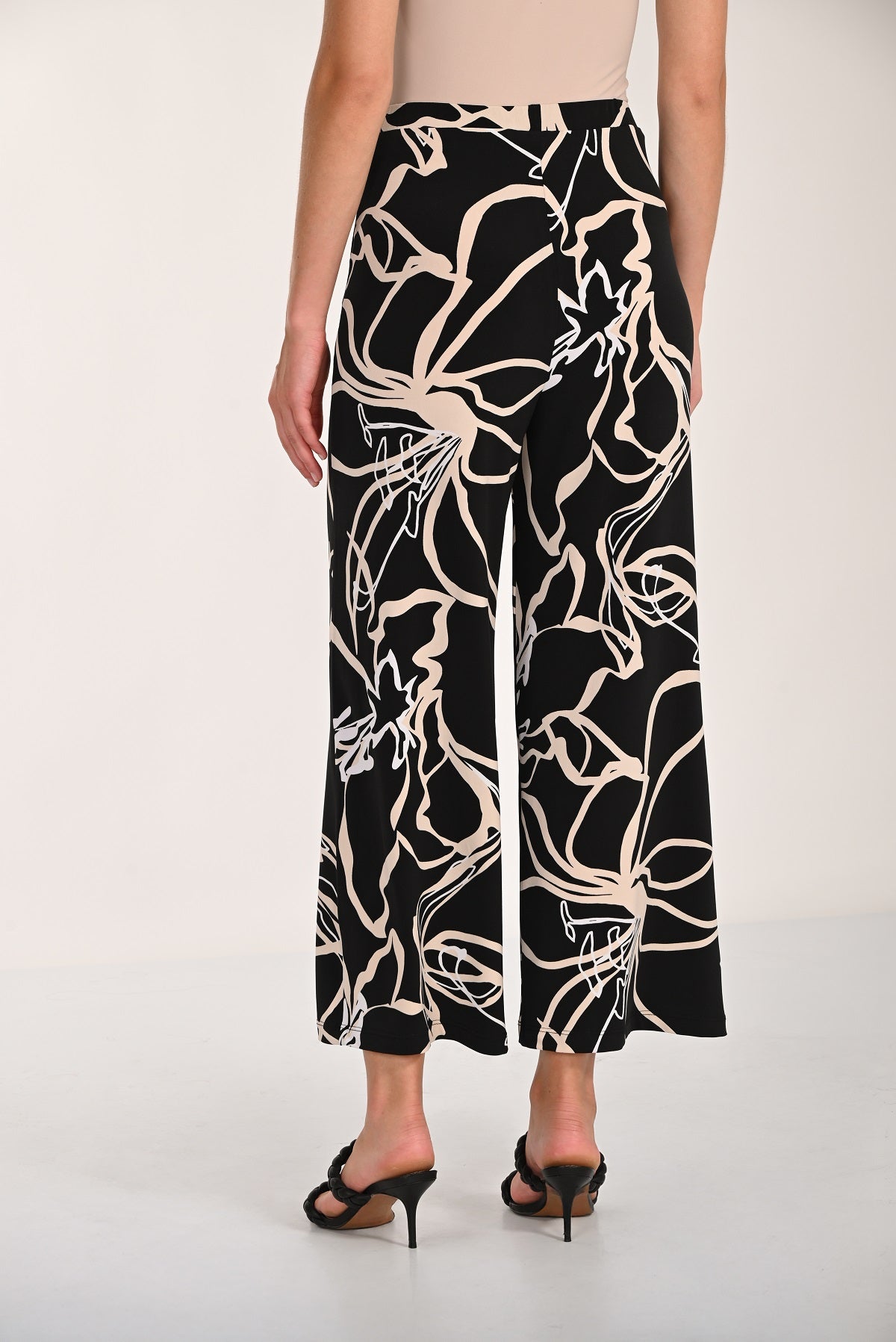 Made In Canada Silky Knit Crop Pant. Frank Lyman 261225