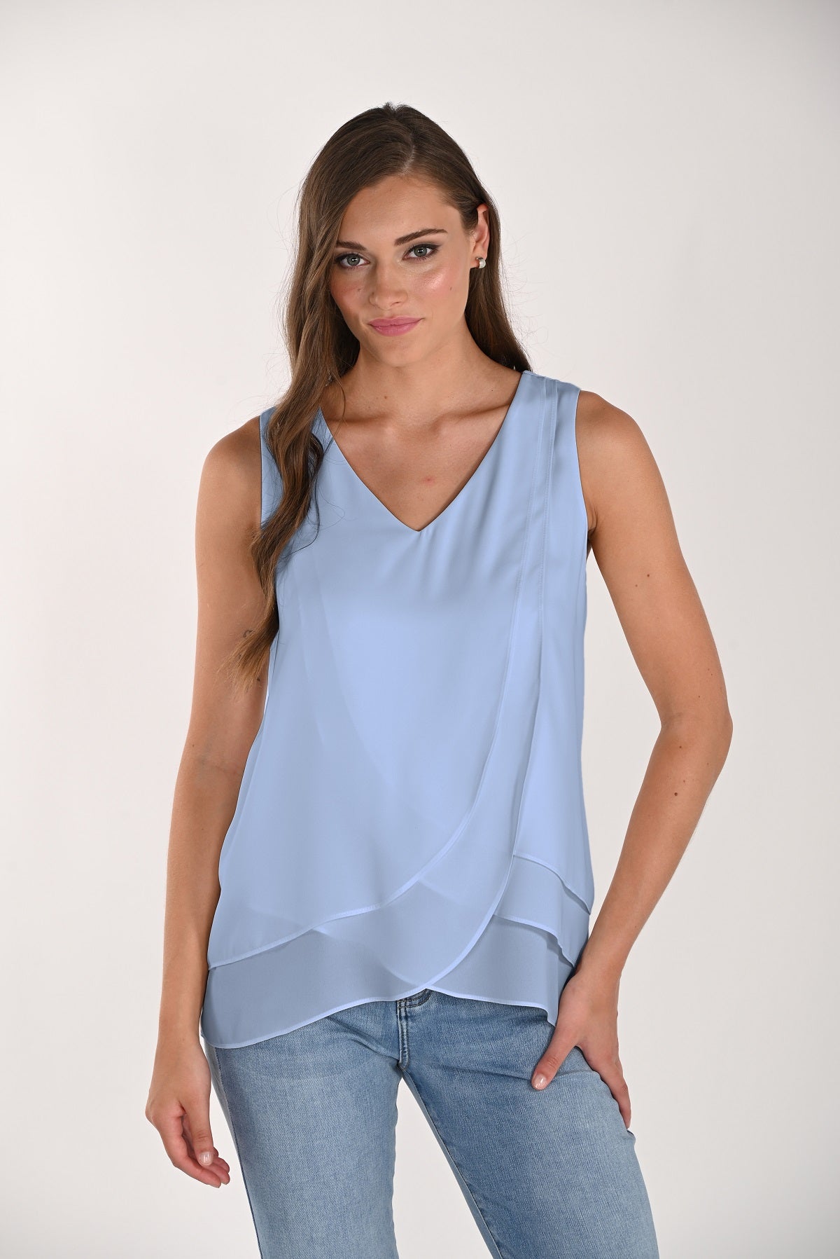 Flattering Tunic Top. Frank Lyman Style 261255