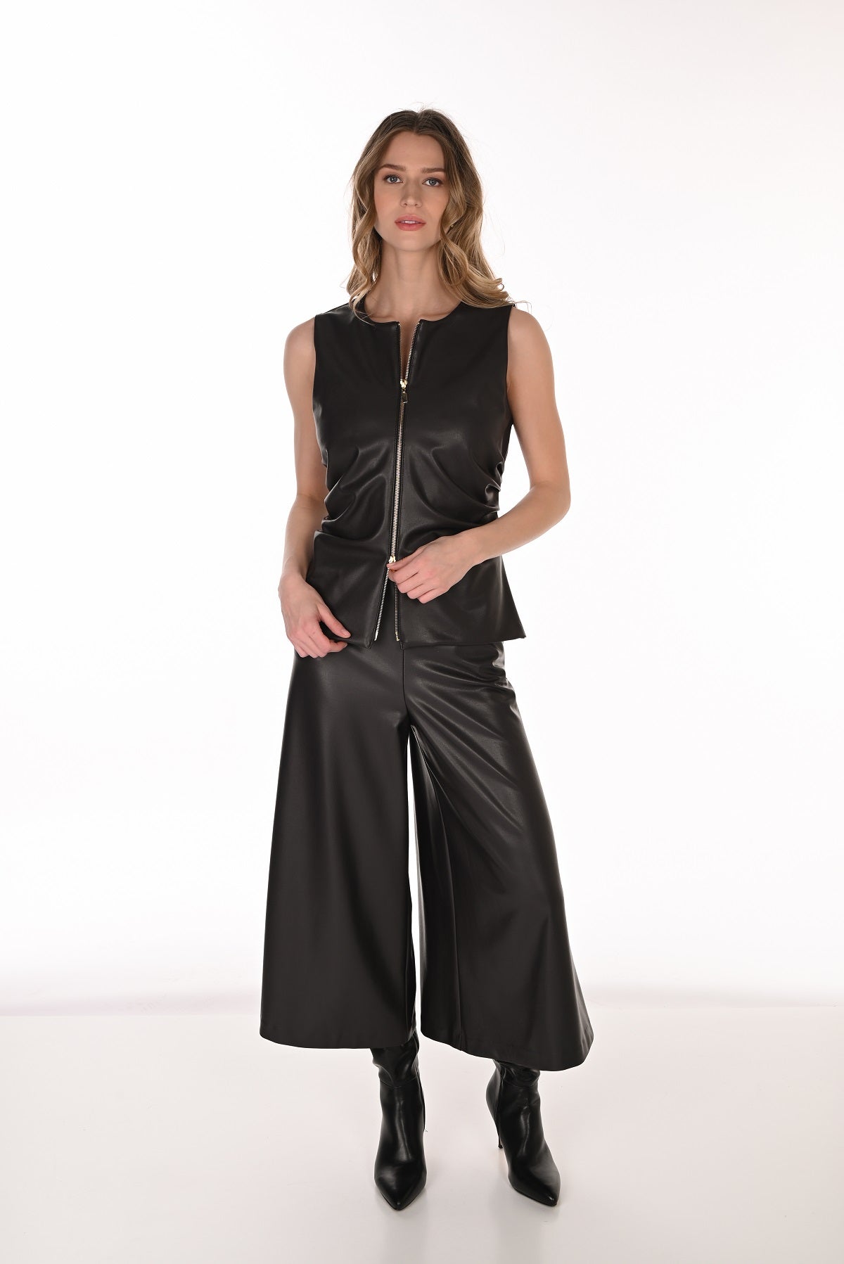 Soft Vegan Polyurethane High Fashion Brown Vest. Frank Lyman 263266