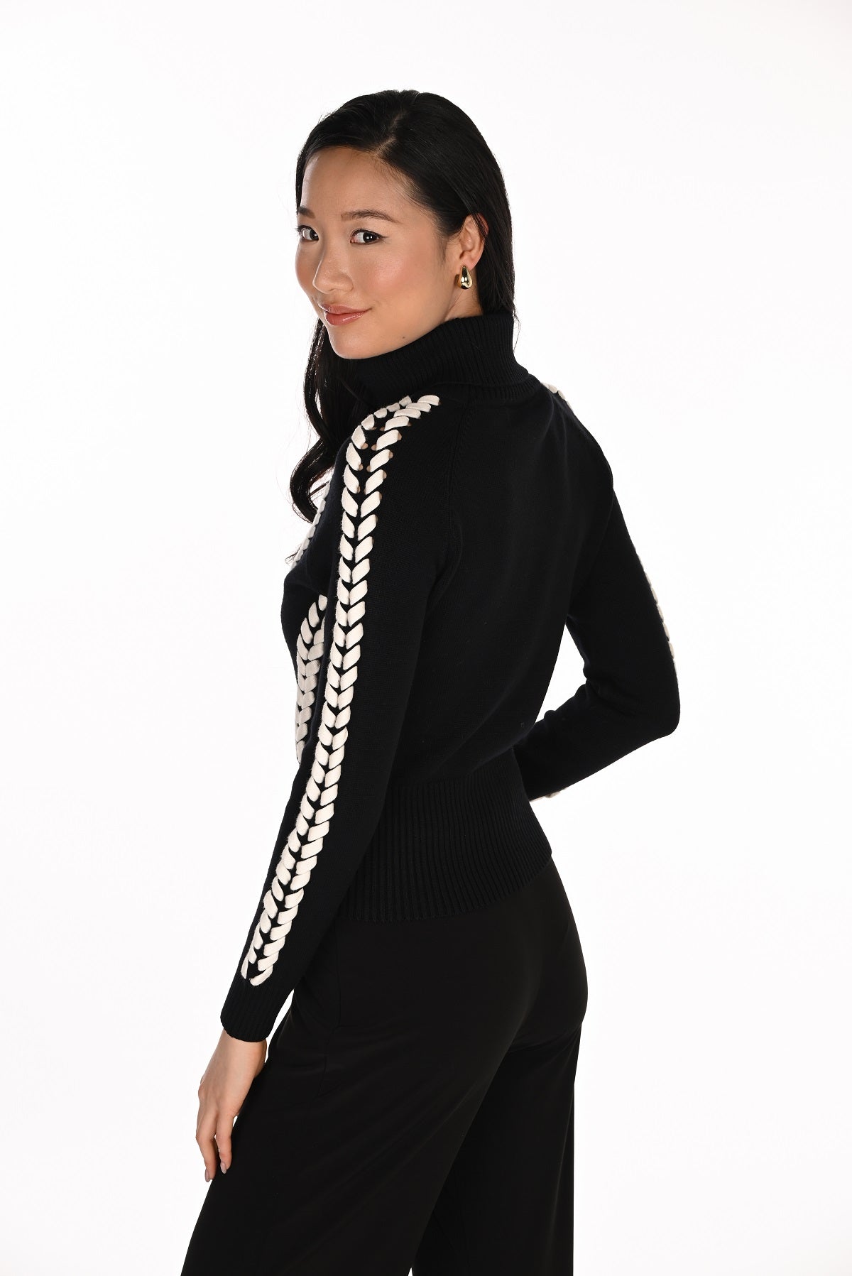 Premium Textured Knit Sweater With Stitching Detail. Frank Lyman 263754