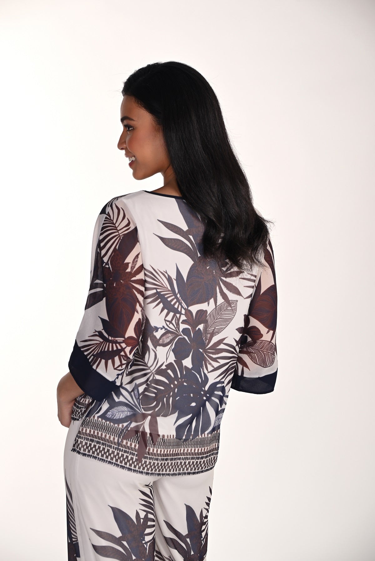 Neutral floral lined blouse