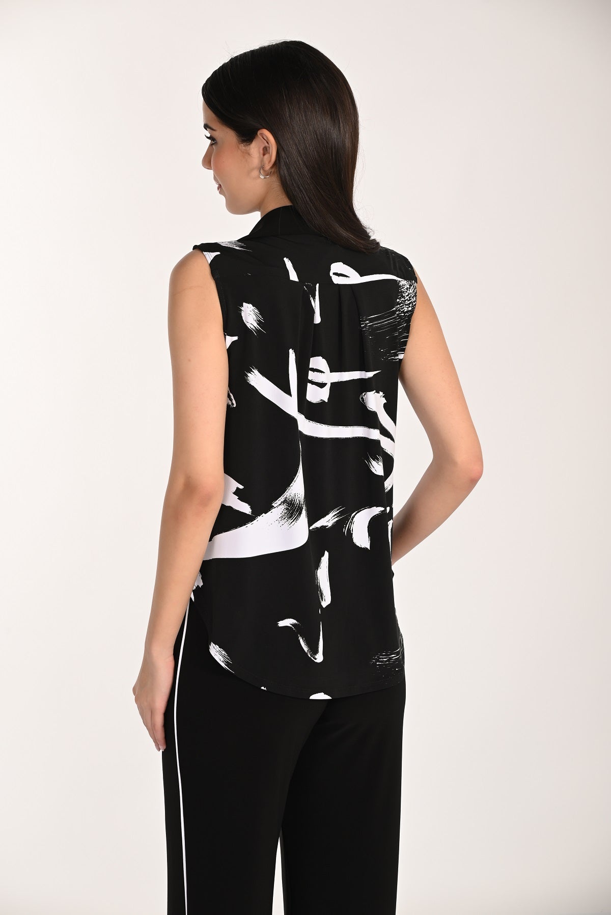 Black white sleeveless tunic with collar and embellished zipper detail
