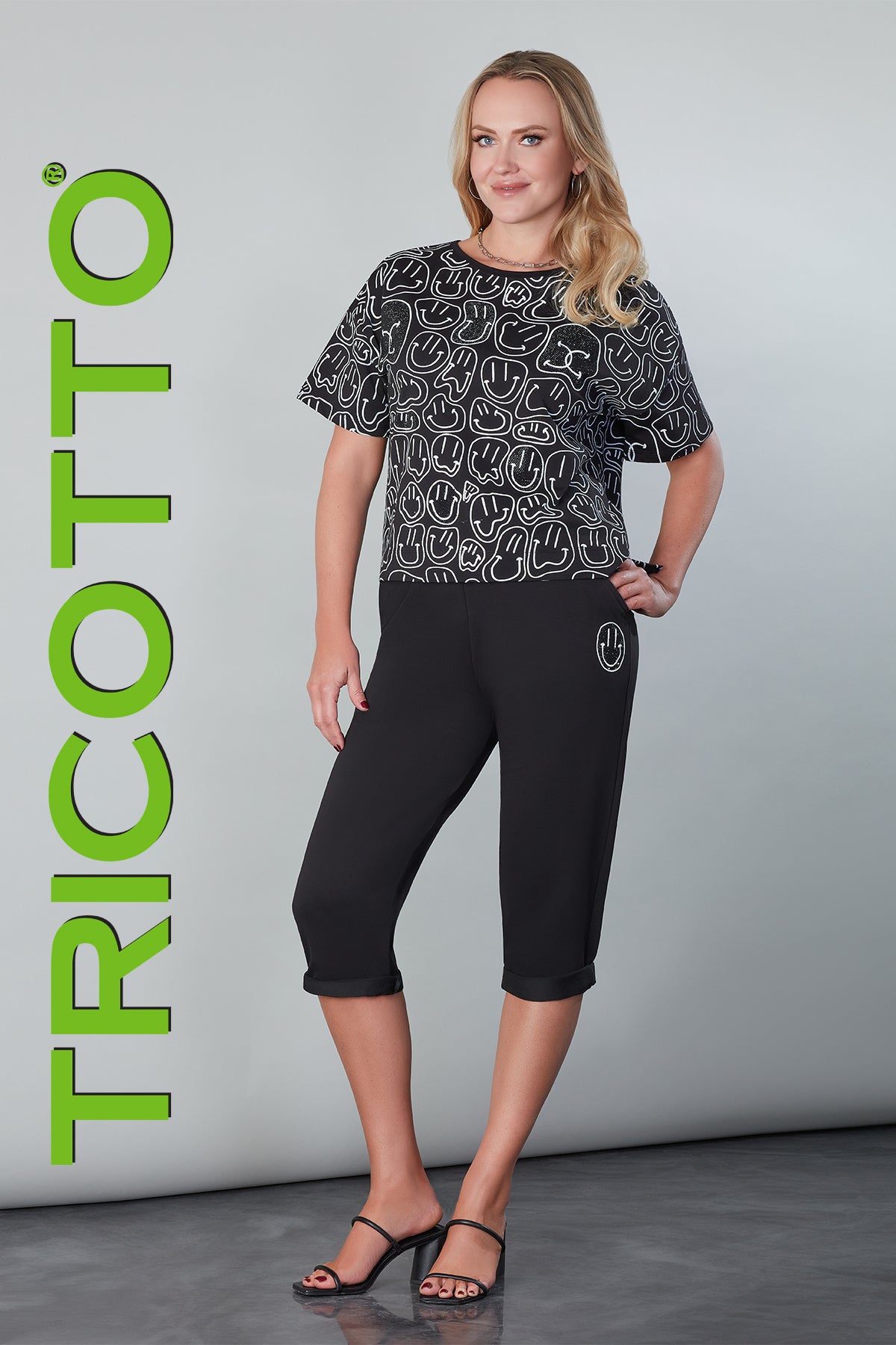 Tricotto Happy Face T-shirt-Tricotto Sequin Happy Face T-shirt-Happy Face Black-white T-shirt