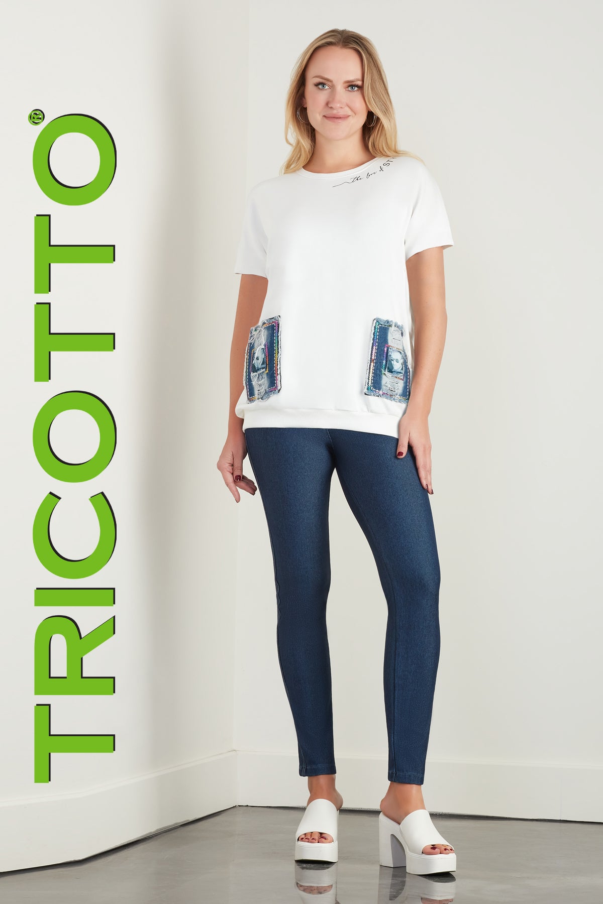 Tricotto Off-white-blue Sweater with patch pockets and back sequin fashion print detail