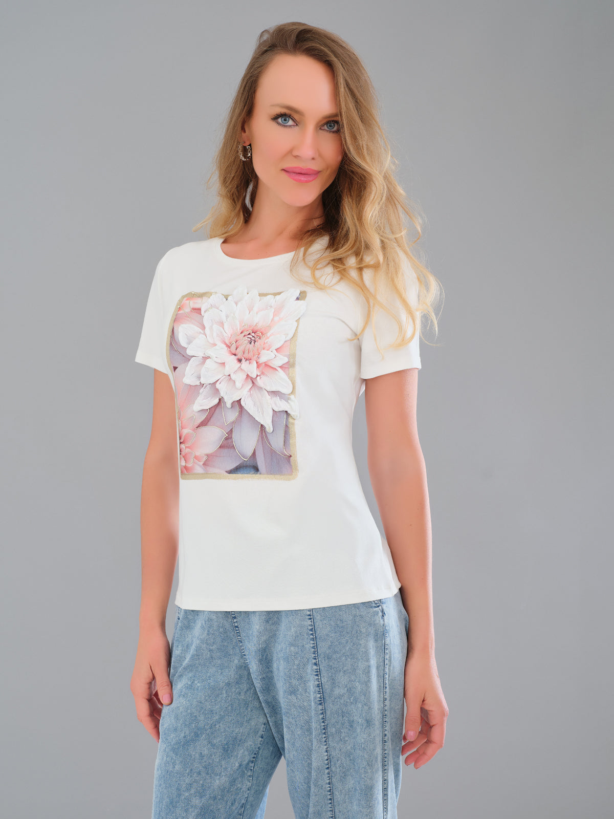Textured Floral Print T-shirt In White
