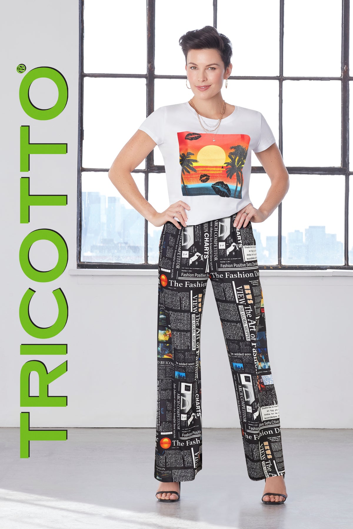 Tricotto newspaper print pull on palazzo pant