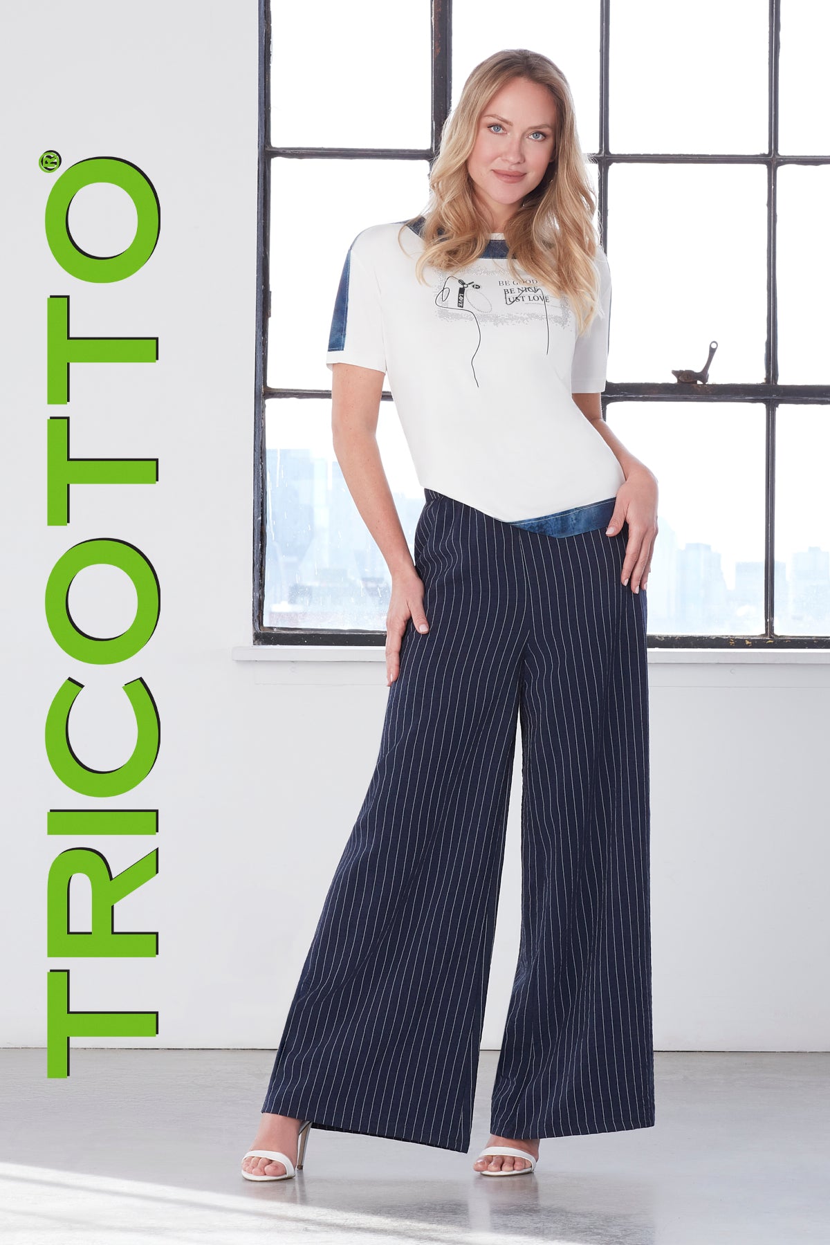 Tricotto Wide leg pull on navy pinstripe pant
