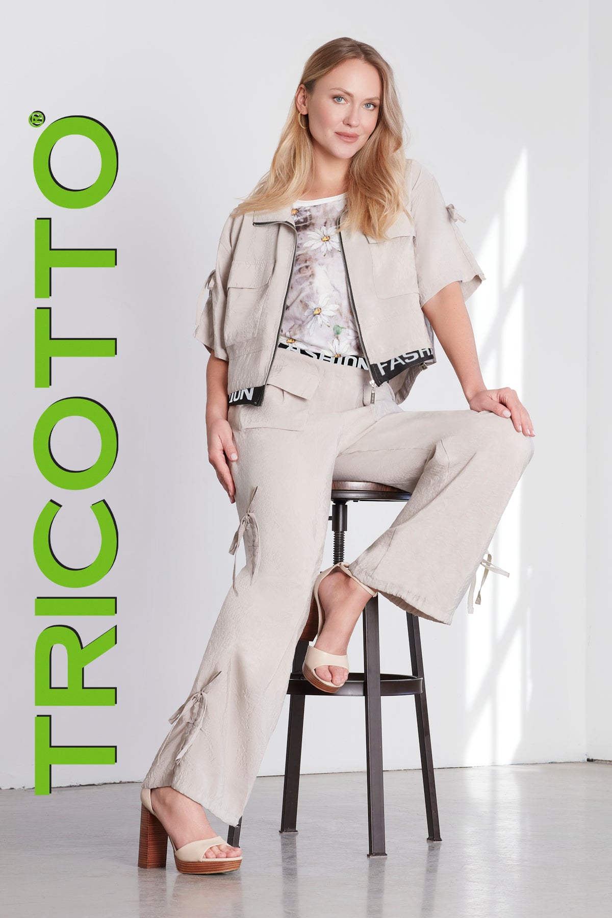 Tricotto micro knit relaxed knit jacket in beige