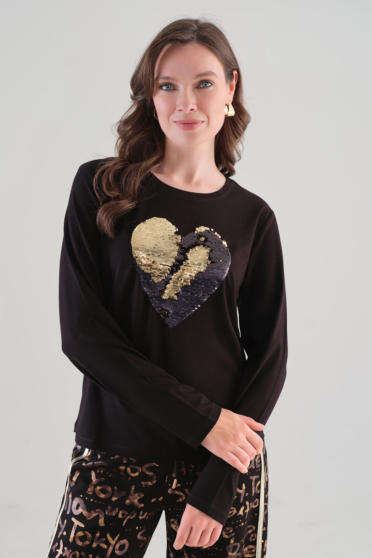 Sequin Heart Sweater. Tricotto 9635