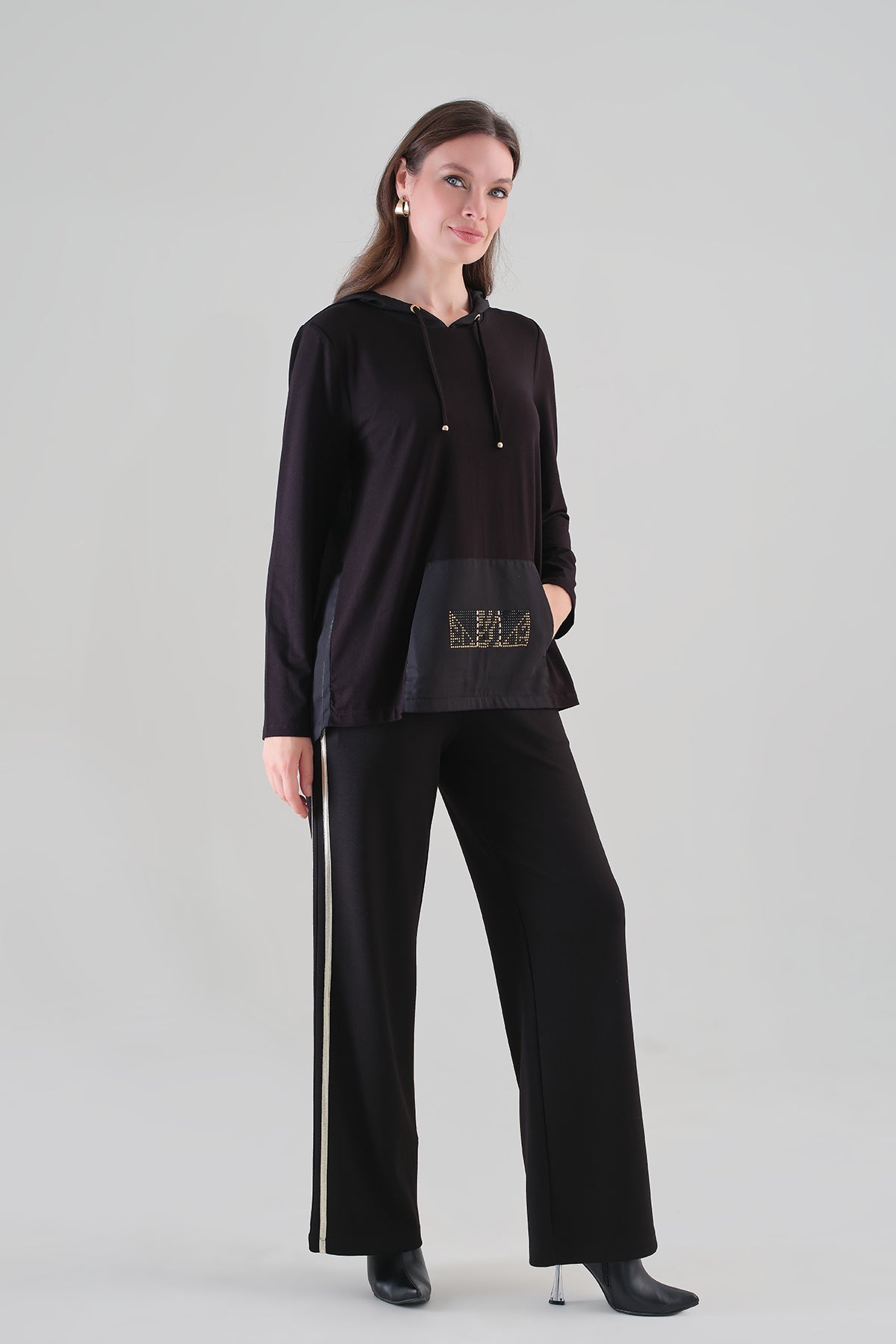 Silky Stretch Knit Pant with Side Vegan Stripe Detail. Tricotto 96085