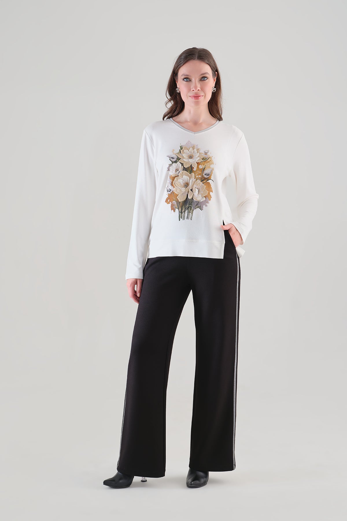 Pull en maille extensible à imprimé floral. Tricotto 96150