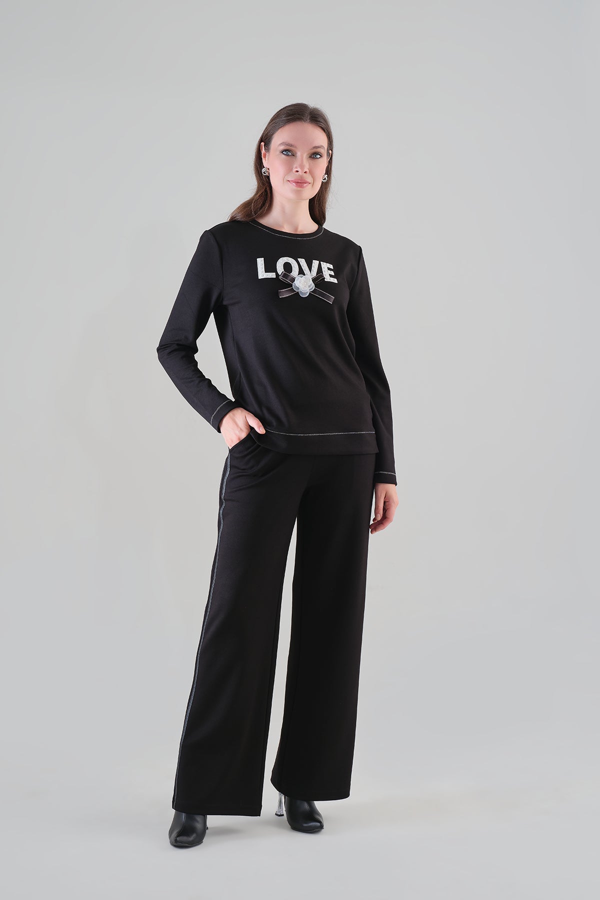 Silky Stretch Knit Pant with Side Vegan Stripe Detail. Tricotto 96085