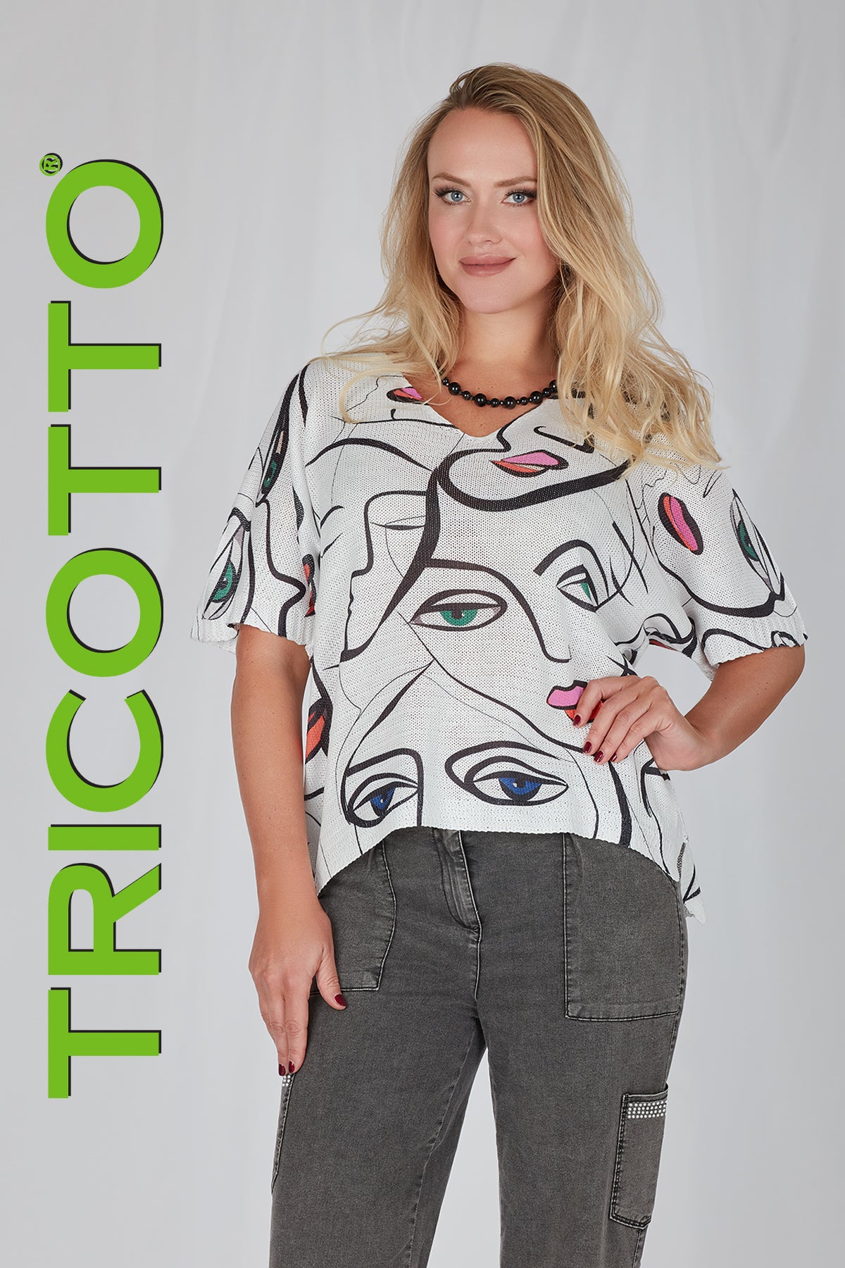 Tricotto Fashionista Short Sweater