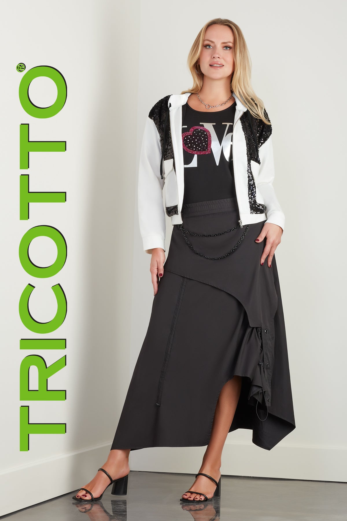 Tricotto Short Sequin Hoodie Jacket