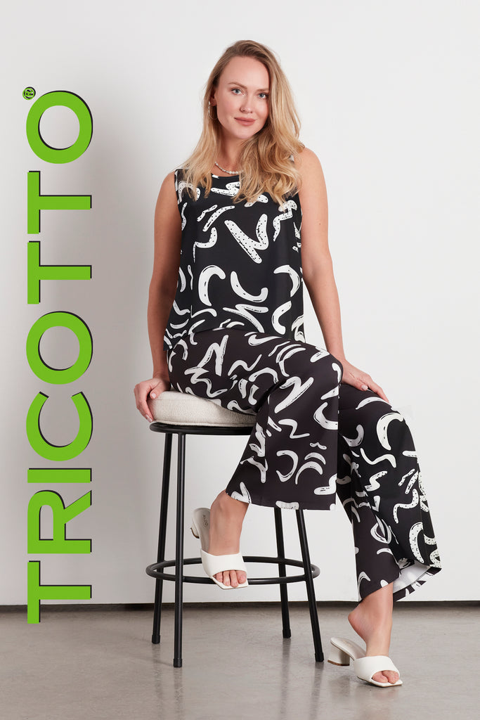 Tricotto Black-white sleeveless top