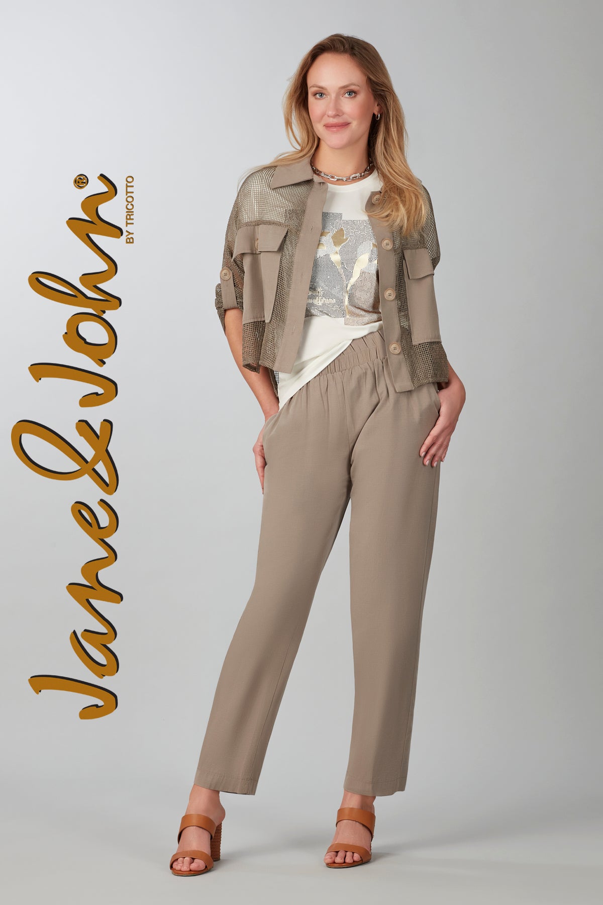 Tricotto Beige Relaxed mesh knit jacket with drop shoulder sleeve