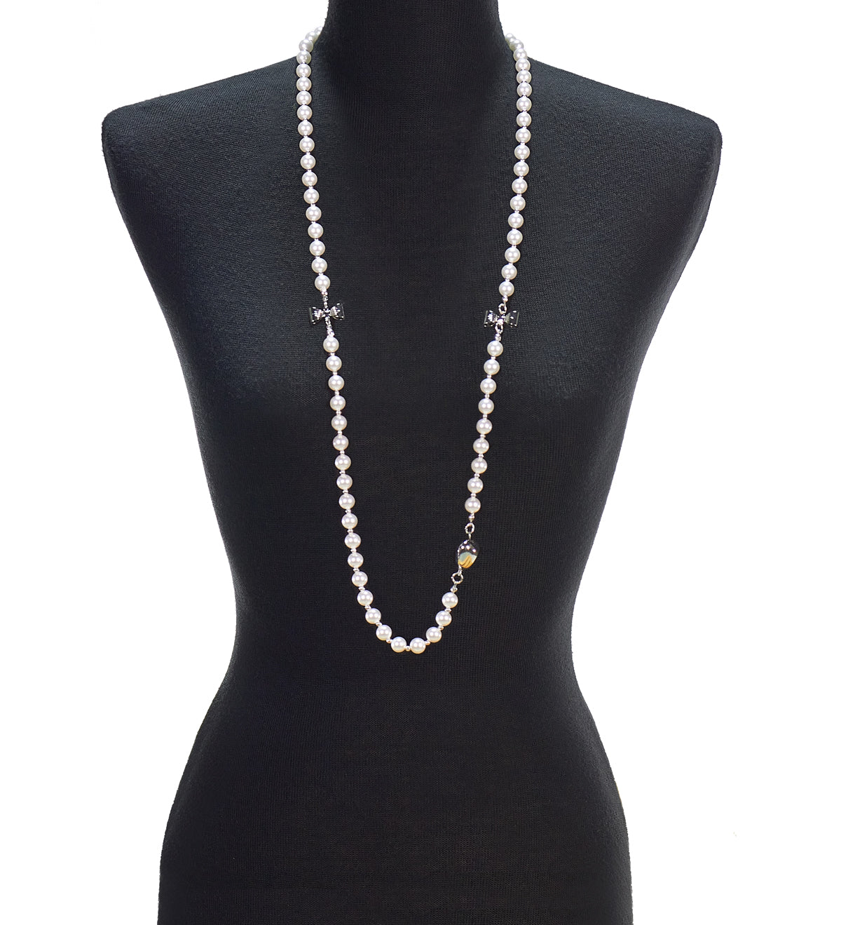 Silver pearl necklace with Heart detail