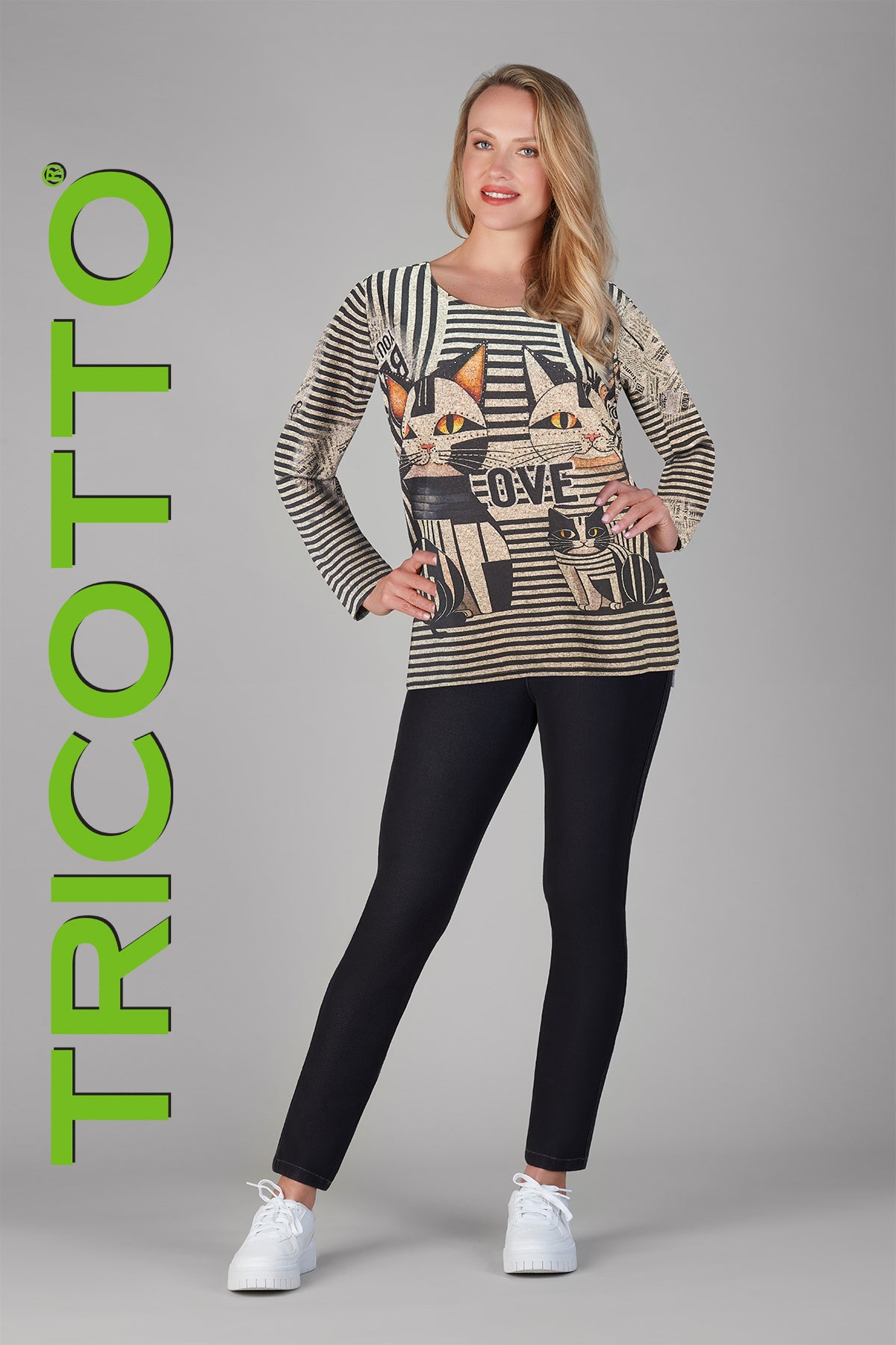 Tricotto Tunic sweater with sequin cat print on front and back