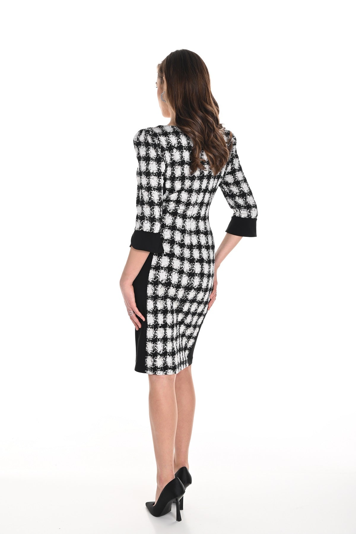 Frank Lyman Montreal Textured Knit Black off white knit dress with flattering side black panels