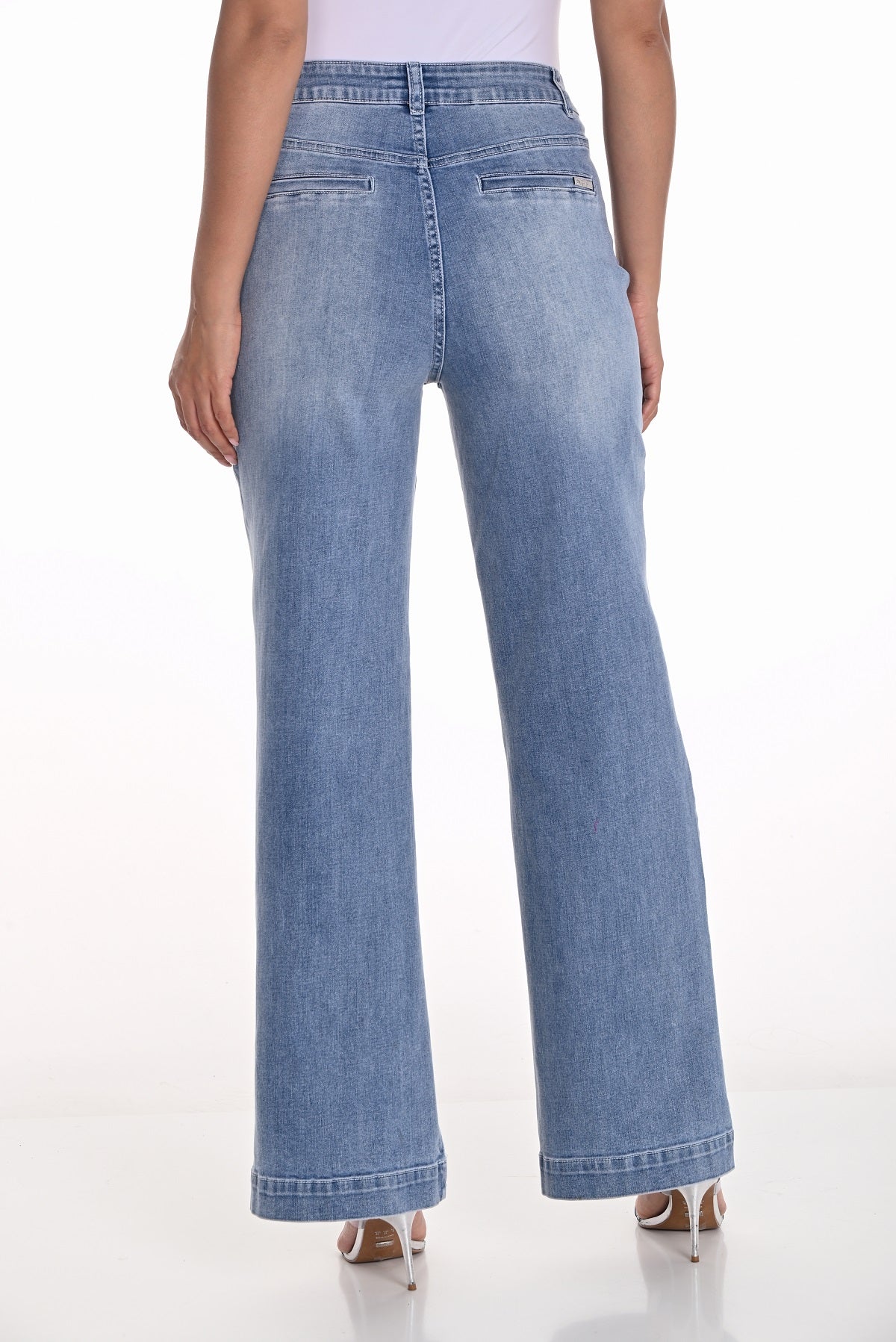 Frank Lyman Wide leg 4 pocket full length jeans with sequin pocket trim detail