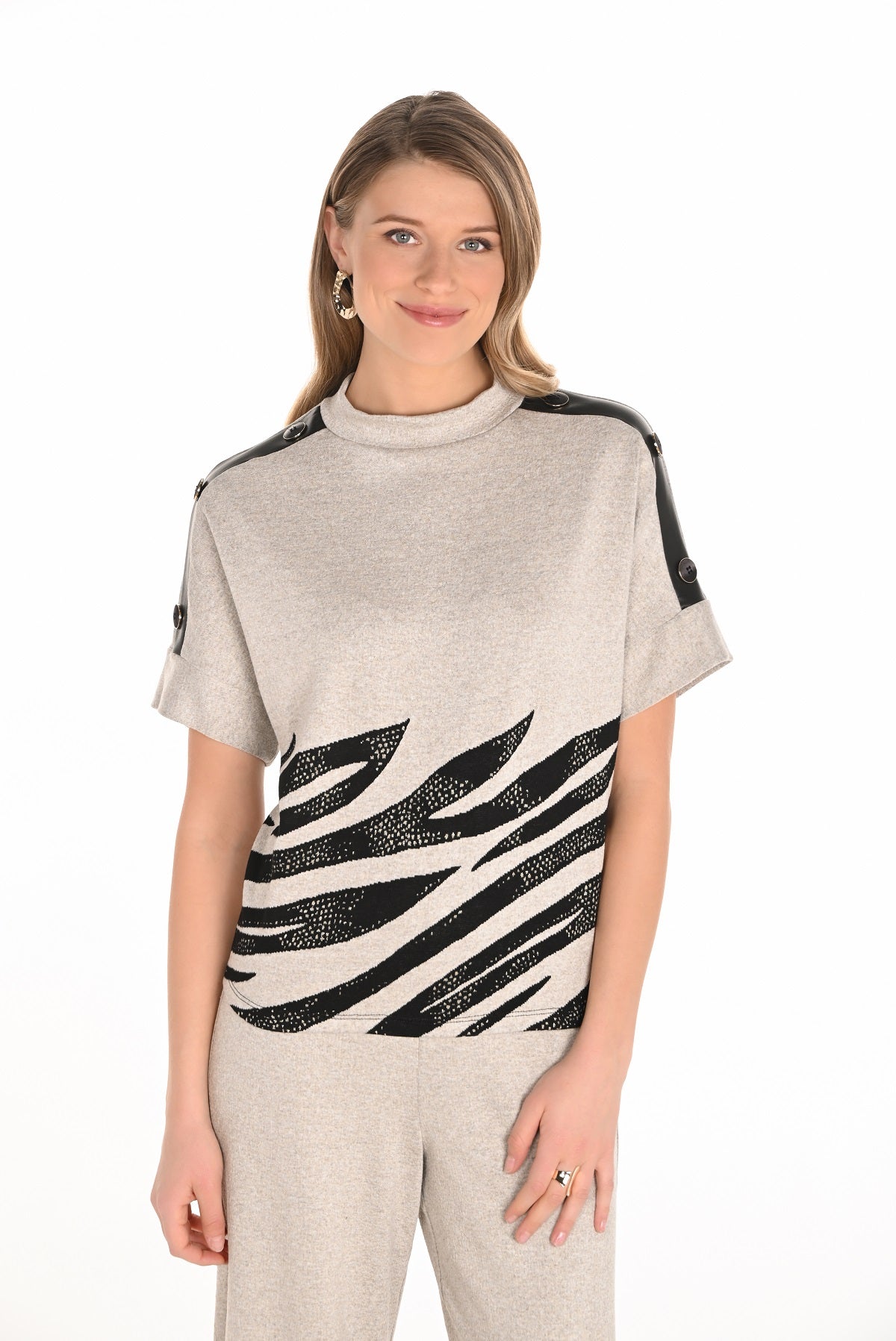 Frank Lyman beige black elbow length sleeve metallic knit sweater