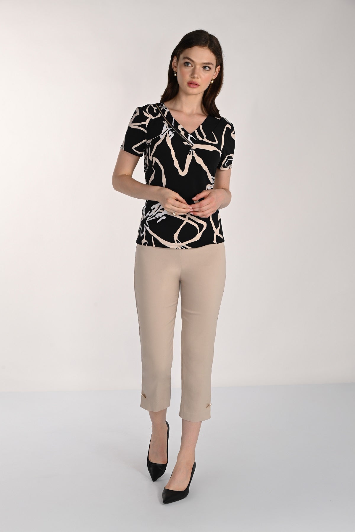 Stretch Twill Pull On Crop Pant. Frank Lyman Style 261271