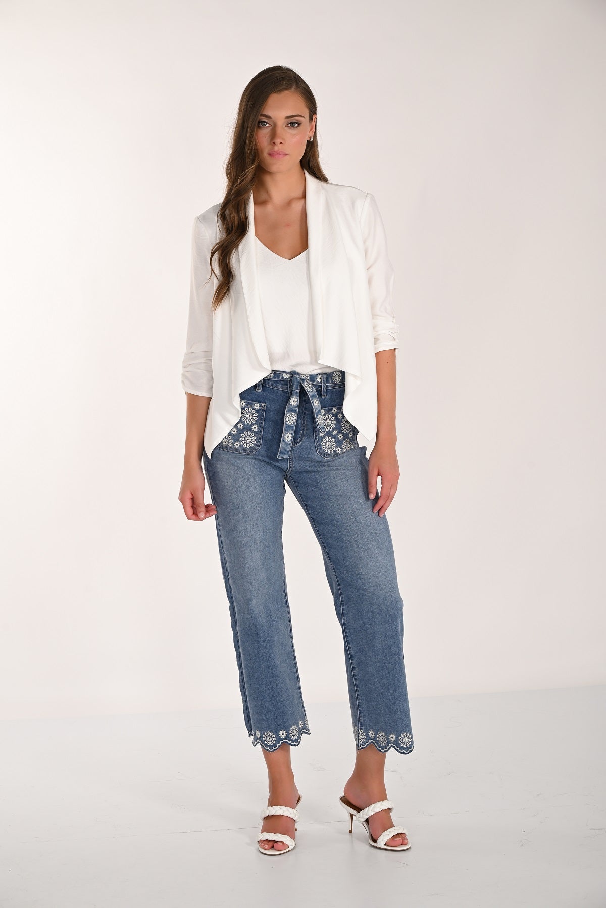 Trendy Mid rise cropped  wide leg jeans with print detail