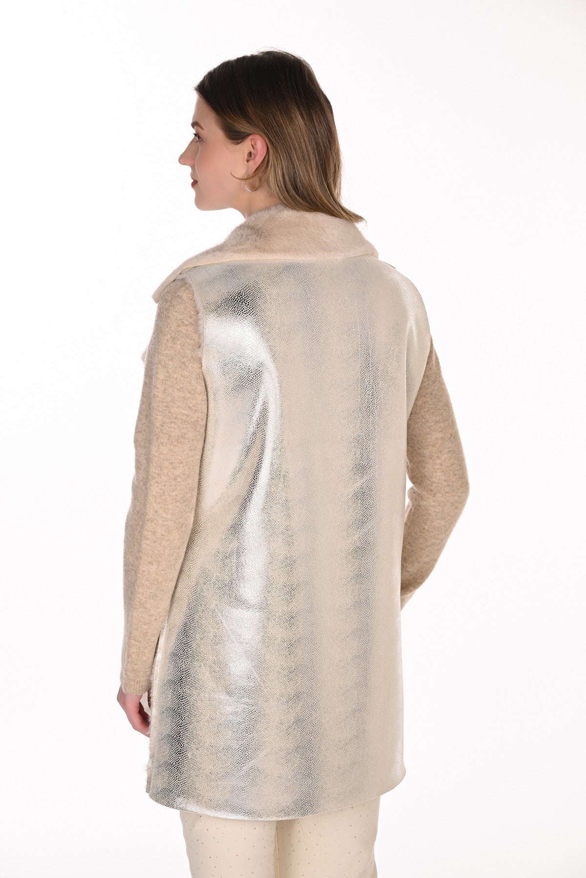 Gilet réversible style drapé en faux suède, fabriqué au Canada. Frank Lyman 263104