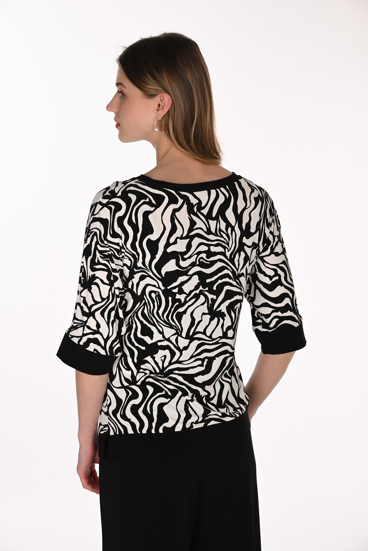 Made In Canada All Season Silky Knit Top. Frank Lyman 263174