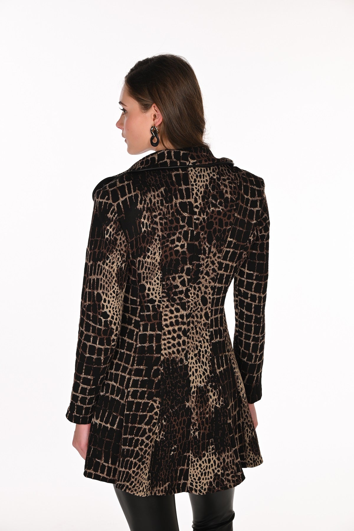 Tunique-Veste Ajustée Texture Fabriquée Au Canada Avec Col Structuré. Frank Lyman 263213