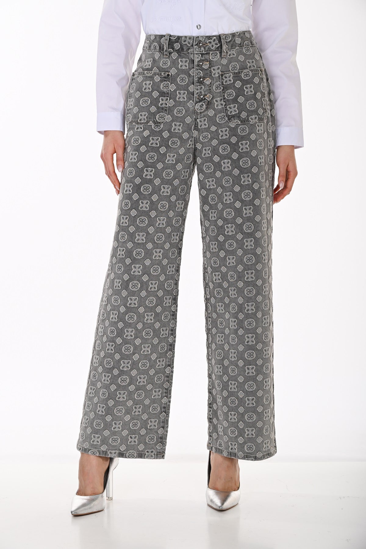 Jean taille mi-haute pleine longueur à jambes larges avec imprimé gris. Frank Lyman 264808
