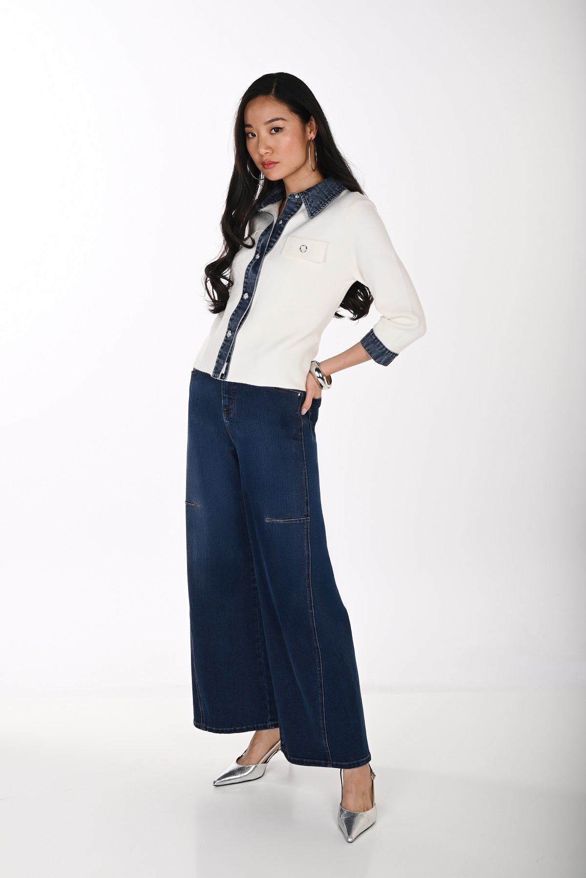 Cardigan en maille haut de gamme avec bordure en denim. Frank Lyman 264852
