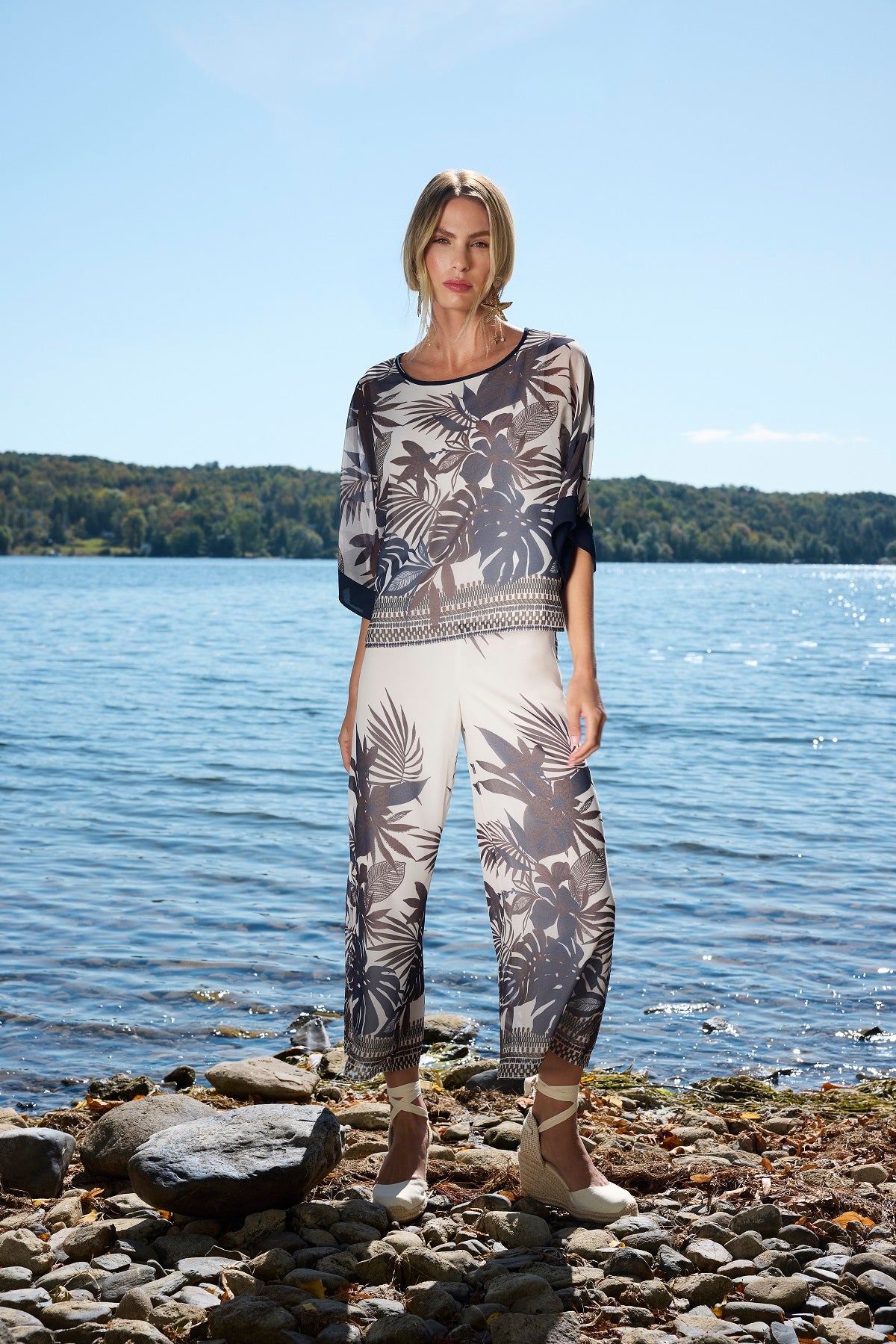 Neutral floral lined blouse