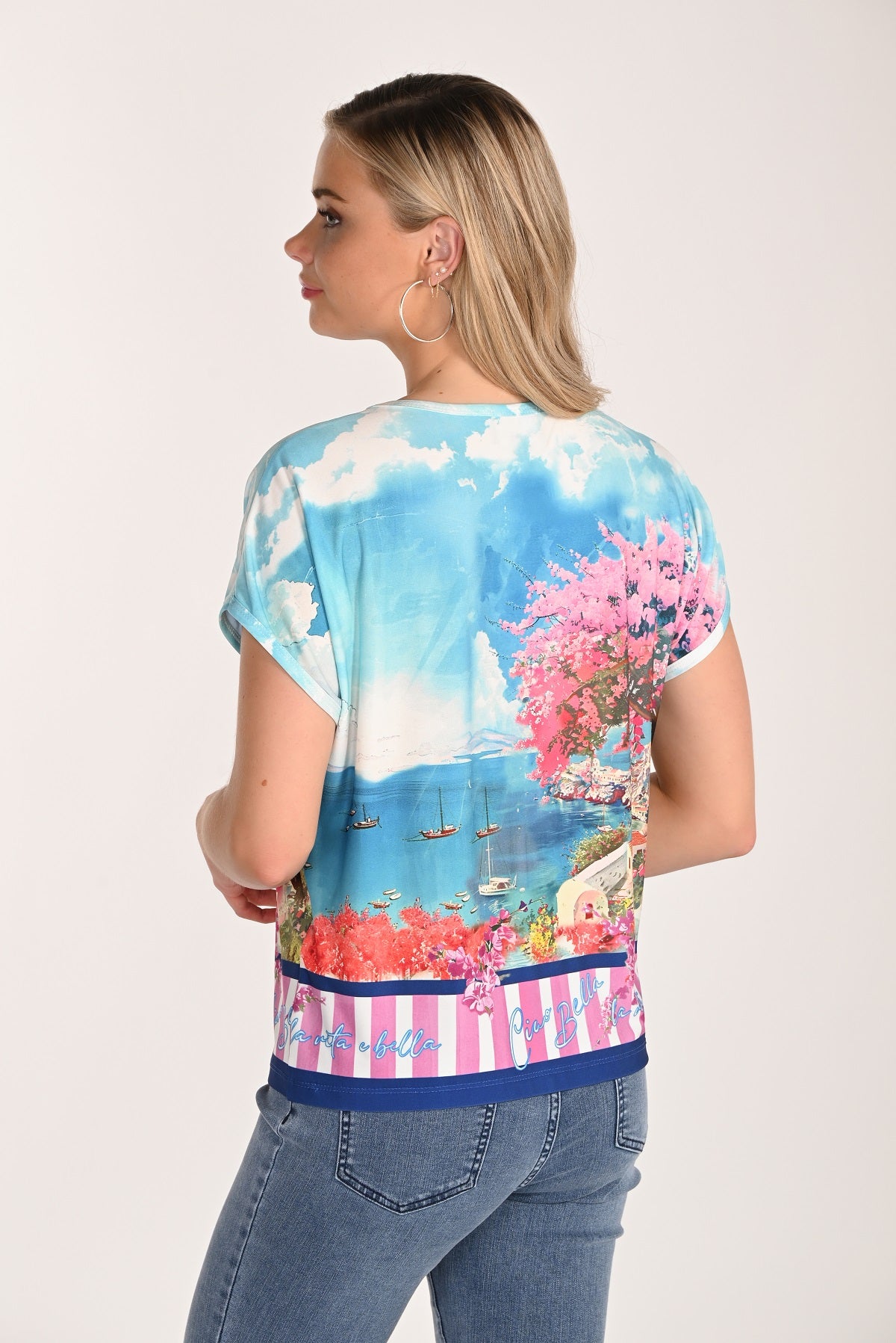 T-shirt tendance aux couleurs vives. Modèle 266276