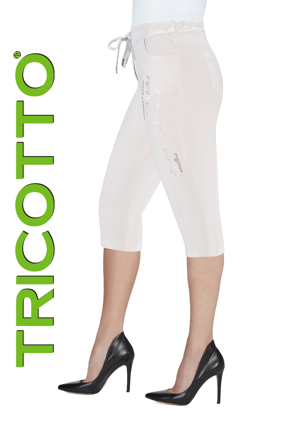 Tricotto White Capris with sequin and fashion print detail