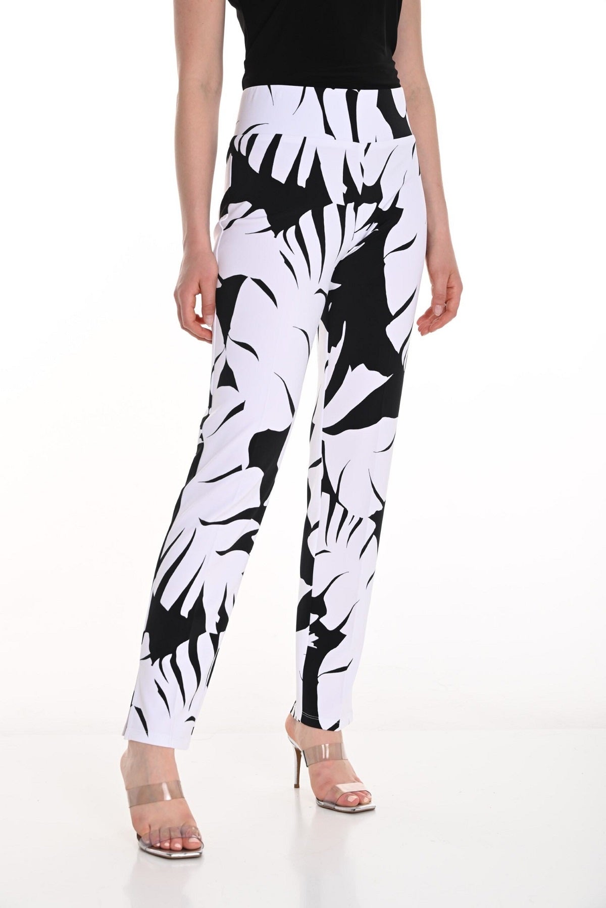 Frank Lyman Montreal Black white printed pull on pant