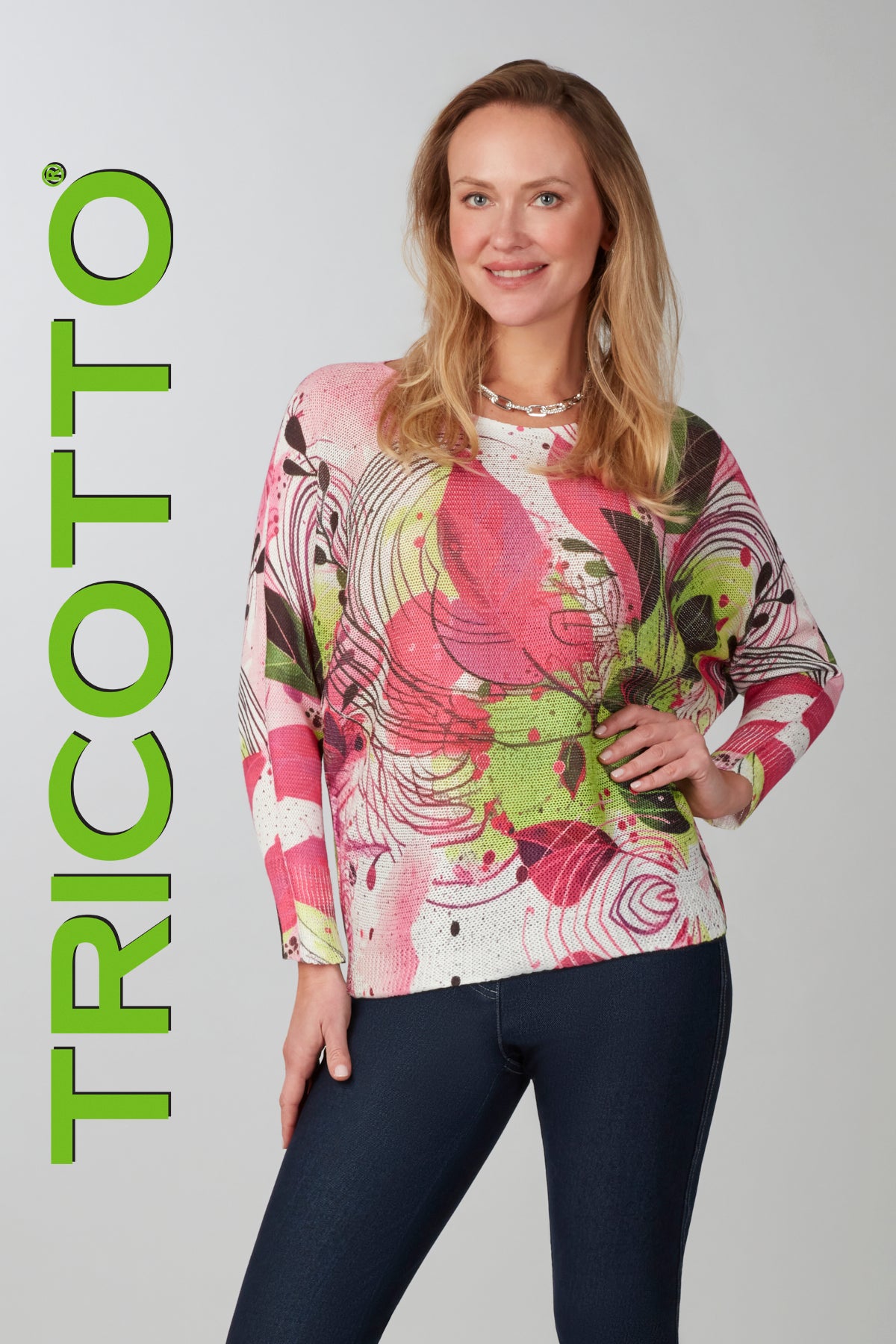 Tricotto Pink floral knit Sweater with bat style sleeves