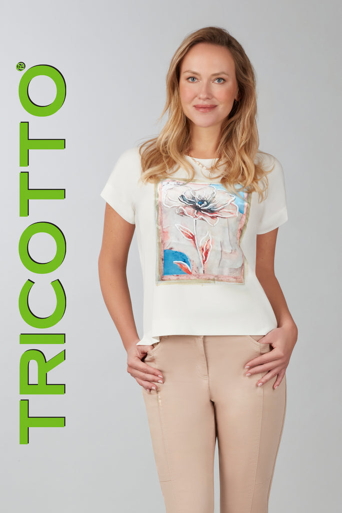 Tricotto Off white textured knit t-shirt with front floral print detail