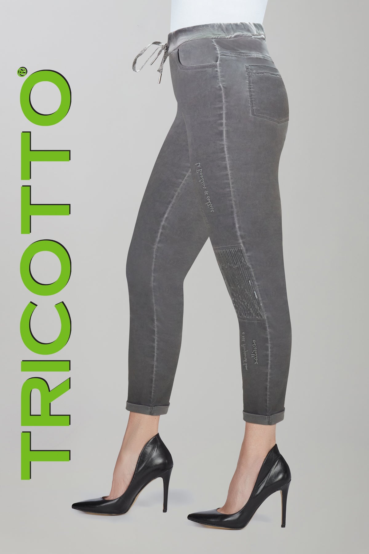 Grey pull on capris with front print detail