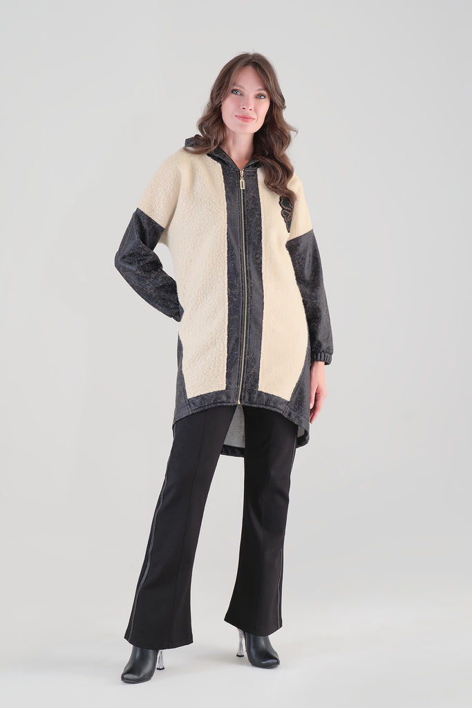 Manteau en maille haute couture avec manches dolman. Tricotto 96005