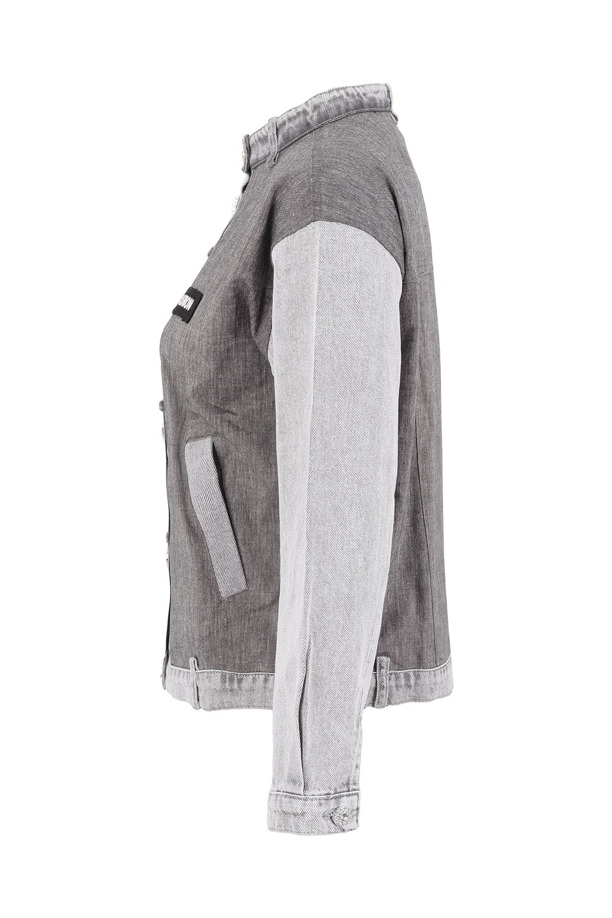 Veste style bomber tendance avec sequins sur le devant. Tricotto 96022