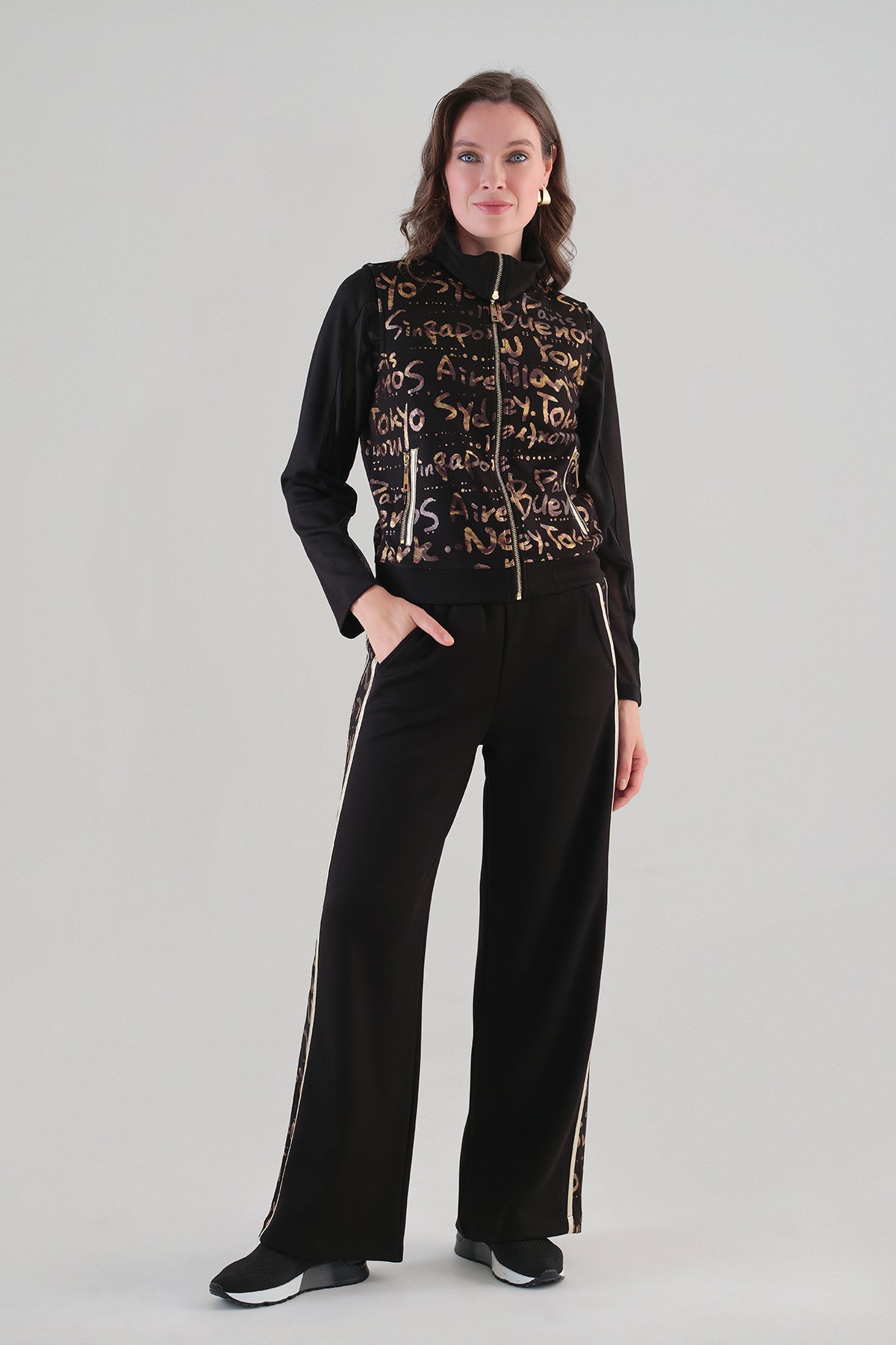 Relaxed Knit Pant With Side Gold Vegan Trim Detail. Tricotto 96038