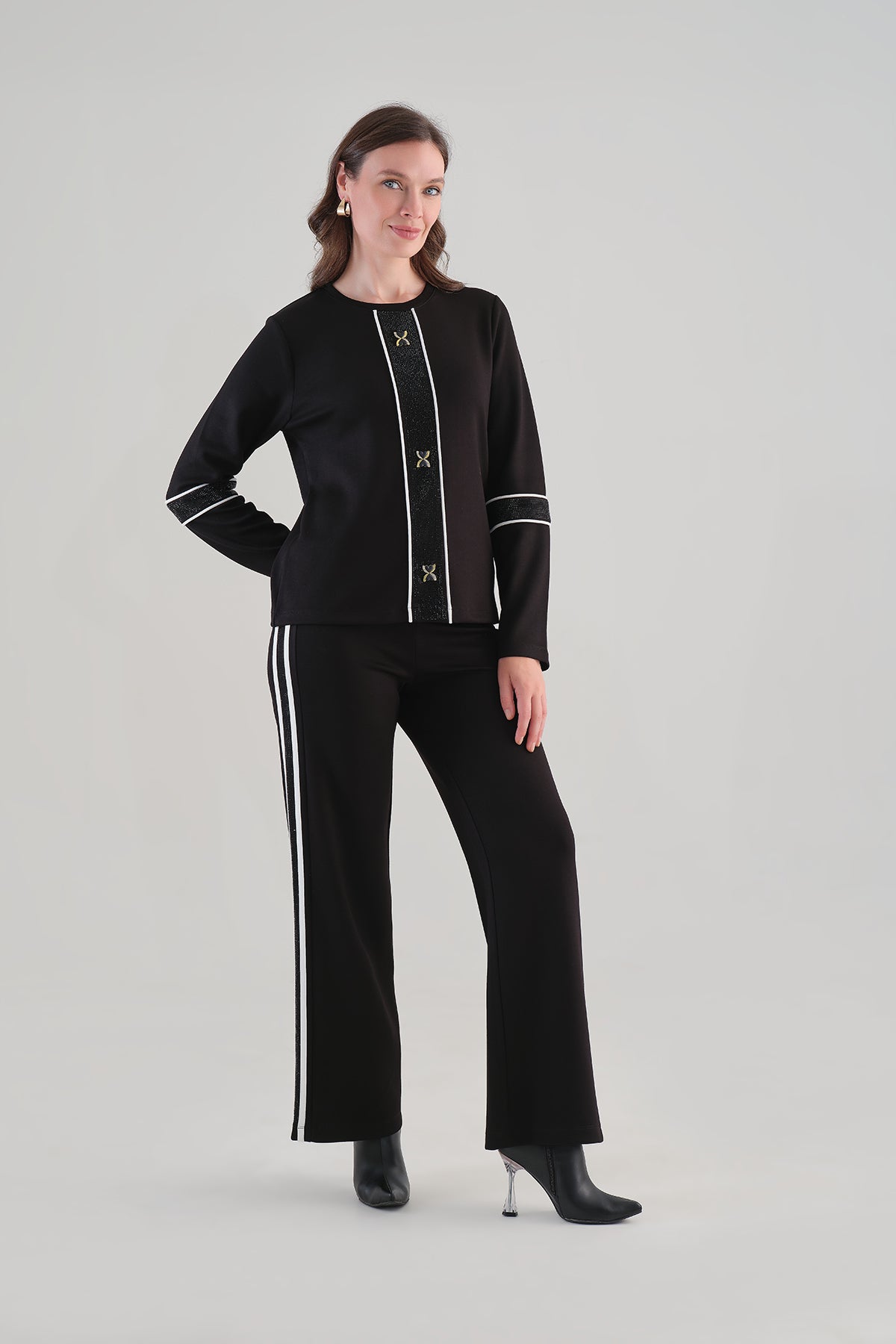 Textured Knit Pant With Side Stripe and Sequin Detail. Tricotto 96175