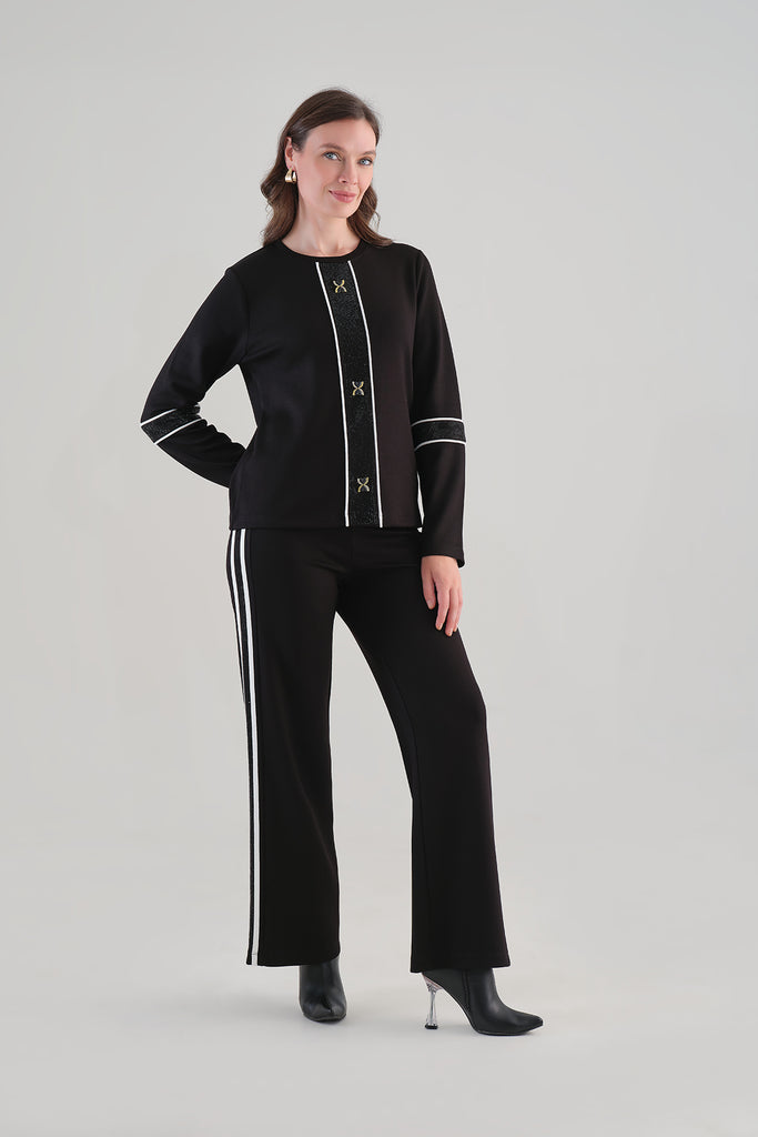 Textured Knit Sweater With Sequin Detail. Tricotto 96169