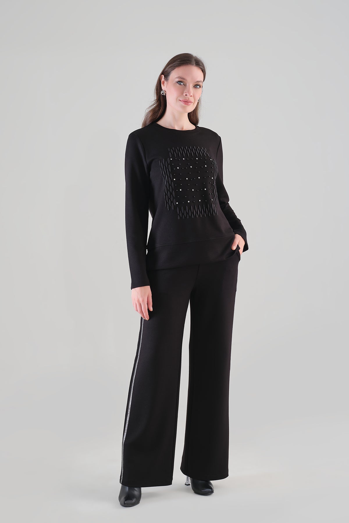 Striking Crystal Stone and Sequin Sweater. Tricotto 96185