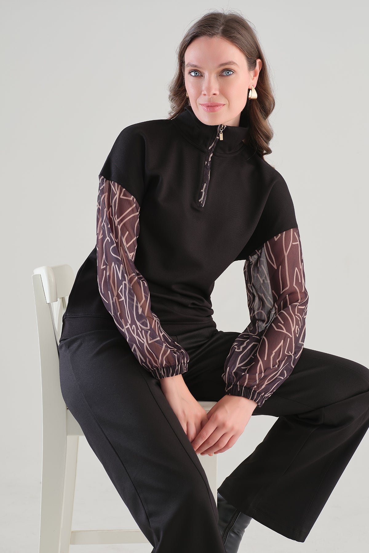 Textured Knit Sweater With Zip Front And Doman Sleeve. Tricotto 96199