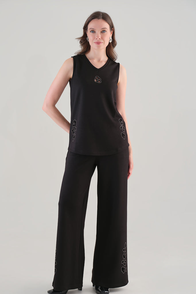 Textured Wide Leg Pull On Pant With Sequin Cut Out. Tricotto 96228